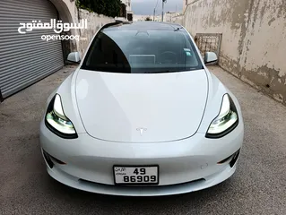  7 TESLA MODEL 3 ONLY 8000KM