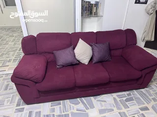  2 طقم كنب لون خمري بحالة جيده