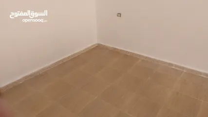  3 صالون سيدات للبيع العاجل في وسط مادبا مع كامل معداته بداعي السفر