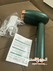  2 جهاز ليزر نوعية فيليبس مستعمل بحالة الوكاله لم يتم استعماله سوى مره يحتوي على مليون وامضه حراريه