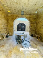  7 شقه مفروشه  داخل  كومباوند
