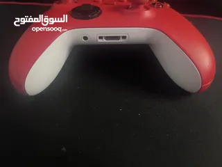  4 بيع يد تحكم Xbox series X مستعمله وتعمل مشكل جداً جيد