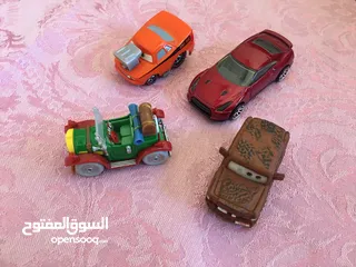  18 سيارات ألعاب صغيرة وكبيرة ومعدنية للهواة للبيع كمجموعة كاملة أو مفرق لكن السعر بيختلف كثير...