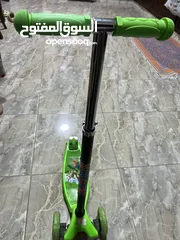  1 سكوتر عجال مضيئه