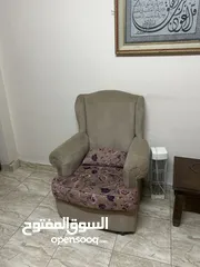 8 طقم كنب 9 مقاعد مستعمل للبيع – نظيف ولون بيج