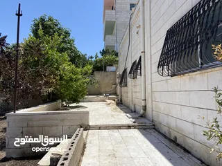  4 ارض مع بناء قائم