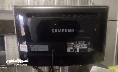  8 شاشة متعددة الاغراض و المداخل للالعاب و تلفزيون و كمبيوتر و اشياء اخرى لم افهمها