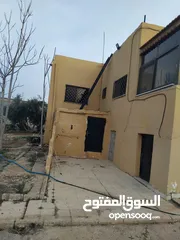  11 بيت للبيع في قريه دليله المطيرات شرق مادبا