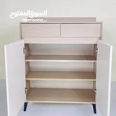  4 خزانة فاخرة بتصميم عصري أنيق ثلاثة دفات مصنوعة من خشب عالي الجودة بلمسة طبيعية تجمع بين اللون الخشبي