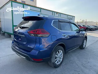  4 Nissan Rogue SV AWD