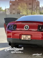  1 Ford mustang 2010  4.0 CC