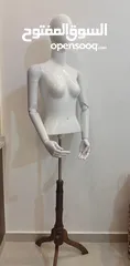  8 مانيكان للعرض