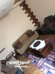  1 طقم كنب 8 مقاعد استعمال قليل جدا