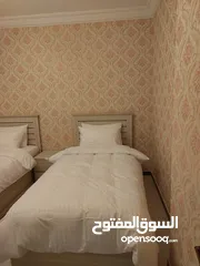  21 متوفره بعد 8/15  شقه  سوبر ديلوكس كل شي فيها تقريبا جديد مفروشه للايجار  اسبوعي .شهري او سنوي