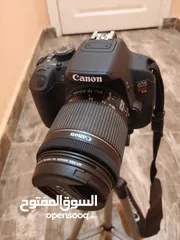  1 كاميرا كانون T5i/700D للبيع الحالة كالجديد Canon