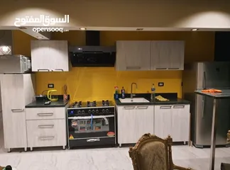  3 مطبخ 7 قطع بالدولاب بمساحه 2.50 متر