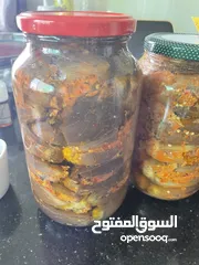 1 مقدوس بلدي بزيت الزيتون الاصلي والجوز الحديد  طعم لذيذ لا يقاوم محفوظ بعبوات زجاجية صحية