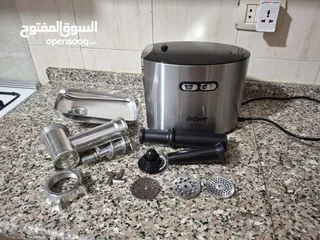  29 أجهزة كهربائية متنوعة بحالة ممتازة جدا للبيع بسبب السفر