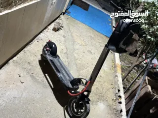 1 سكوتر كهربائي اينوكيم