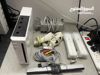  1 Wii كامل مع جميع اغراضو