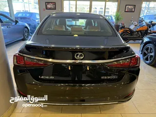  5 Lexus ES300h 2024 زيرو كفالة الوكيل