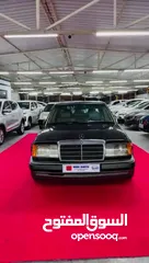  10 MERCEDES-BENZ W124 E200 Model : 1993 Engine: 2.0L V4 Colour-black 228,000km