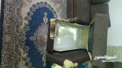  2 كورنار مديل امريكي وقابل تتخزين و ممكن يقلب سرير او مقعد مستعمل يحتاج الى صيانه