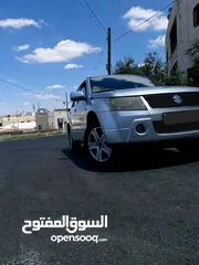  10 سوزوكي جراند فيتارا موديل 2008  لون فضي - دهان جيد جدا غرفة جلد لون أسود  جير اوتوماتيك ماتور 2700 c