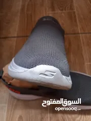  8 حذاء سهل الارتداء ماركة سكيتشر فيتنامي الصنع أصلي  قياس 42 لون سكني  go run للبيع skechers go runk