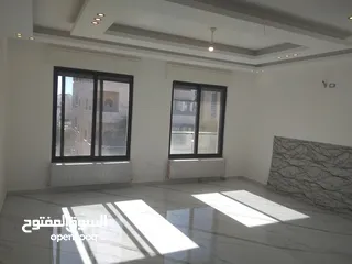  19 شقه جديده فخمه للايجار
