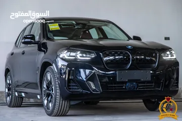  4 الان لدى شركة العلامة الذهبية لتجارة السيارات   BMW IX3 2024 M kit full Electric