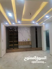  8 شقق فاخره للبيع بمساحات 170م+205م على شارع البتراء شرق اربد مول قراند مقابل بيت البن البرازيلي