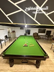  1 طاولة بلياردو