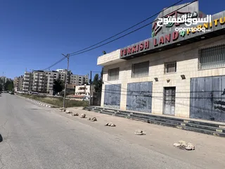  1 قطعة ارض تجاري مع محلات في منطقة مميزة جدا في البالوع للبيع من المالك مباشرة