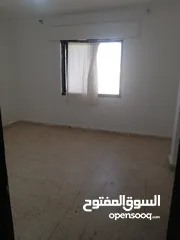  3 شقه للإيجار