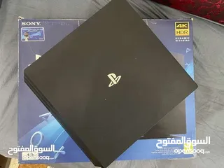  2 للبيع بلاستيشن ps4 pro 1T نظيف جداا