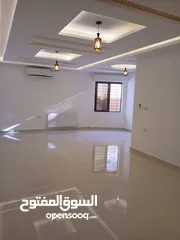  10 شقة سوبر ديلوكس في خلدا للبيع