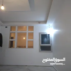 11 شقه للبيع في منطقة السراج بقرب من جامع الصحابة