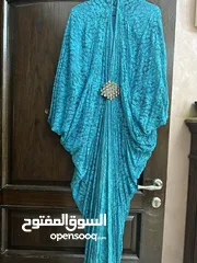  4 فساتين سهره بحاله جديده لبسه واحده فقط للبيع
