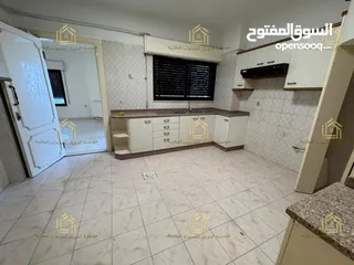  14 شقة فارغة - الصويفية - 3نوم 1ماستر - 190م - قرب الخدمات العامة
