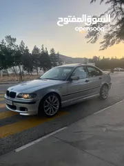  2 BMW E46 2004