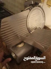  1 رفوف وماكينة سنيوره