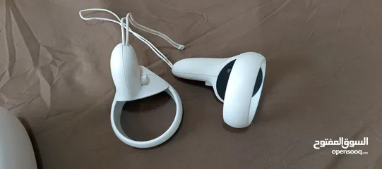  4 Oculus Quest 2 بحالة ممتازة وإستخدام خفيف جدا