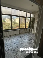  5 � للإيجار من المالك مباشرة – طابق أول في رام الله / الشرفة