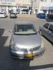  1 Nissan tiida