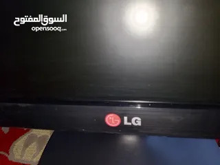  15 شاشة كمبيوترLG20انش مونيتورLEDمع نحولها الأصلي مدخلVGAبحاله ممتازه عالفحص شغاله100%