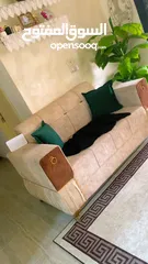  1 عرض لا يتفوت  طقم كورنر شبه جديد – 10 مقاعد  خشب زان أصلي، متين وفخم  تصميم أنيق ومريح لكل ا