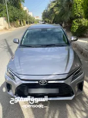  10 تويوتا يارس ياباني اصلي  لاتزال على كفالة الشركة موديل  2023 للبيع الشكل الجديد