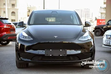  4 Tesla لون اسود من الداخل اسود 2022