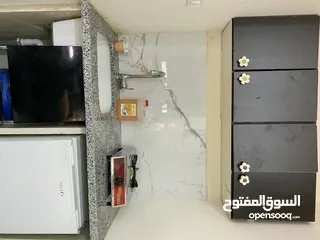  3 ستوديو مرتب مع موقف سيارات ،، لدكتور/ه او موظف او طالب طب او الزائرين